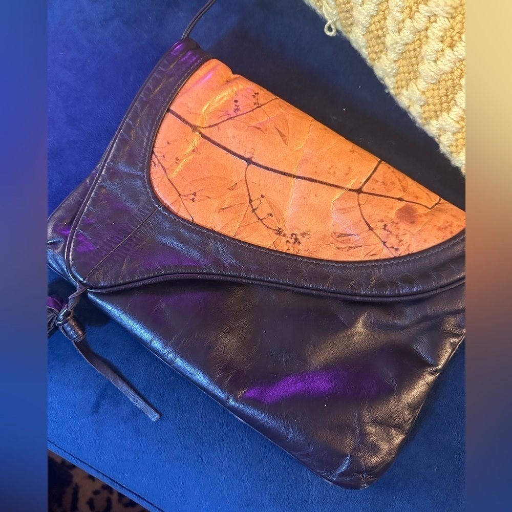 VINTAGE 80’s unique Leather DOVE purse - Picture 2 of 12